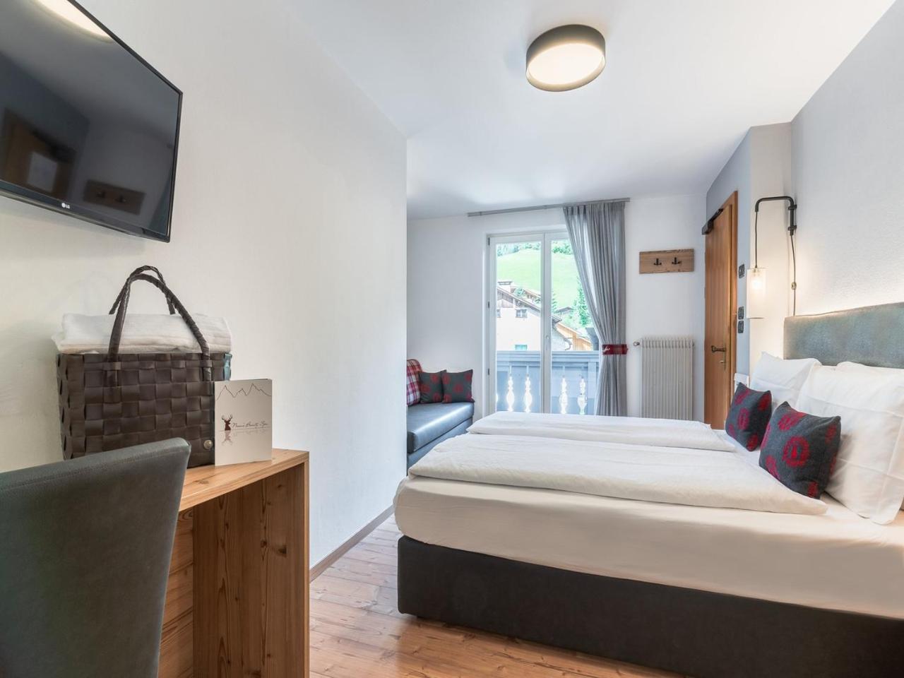 Hotel Madonnina Resort And Wellness Soraga Eksteriør billede