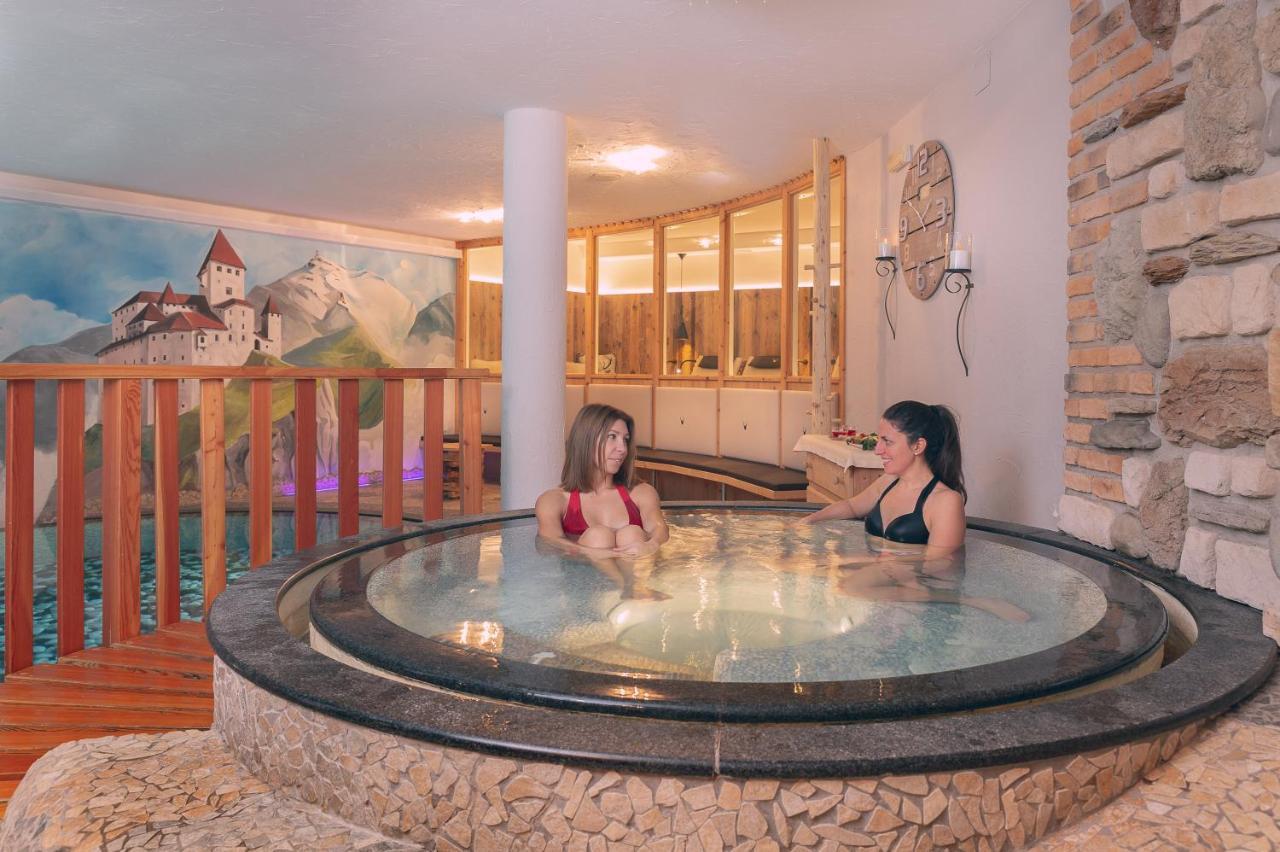 Hotel Madonnina Resort And Wellness Soraga Eksteriør billede